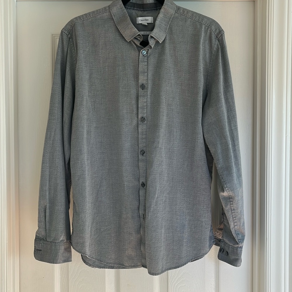 Calvin Klein long sleeve button down/ size Large